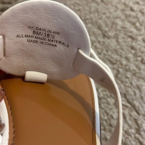 Kelly & Katie Thong Sandals Sz 8M - Picture 5 of 6